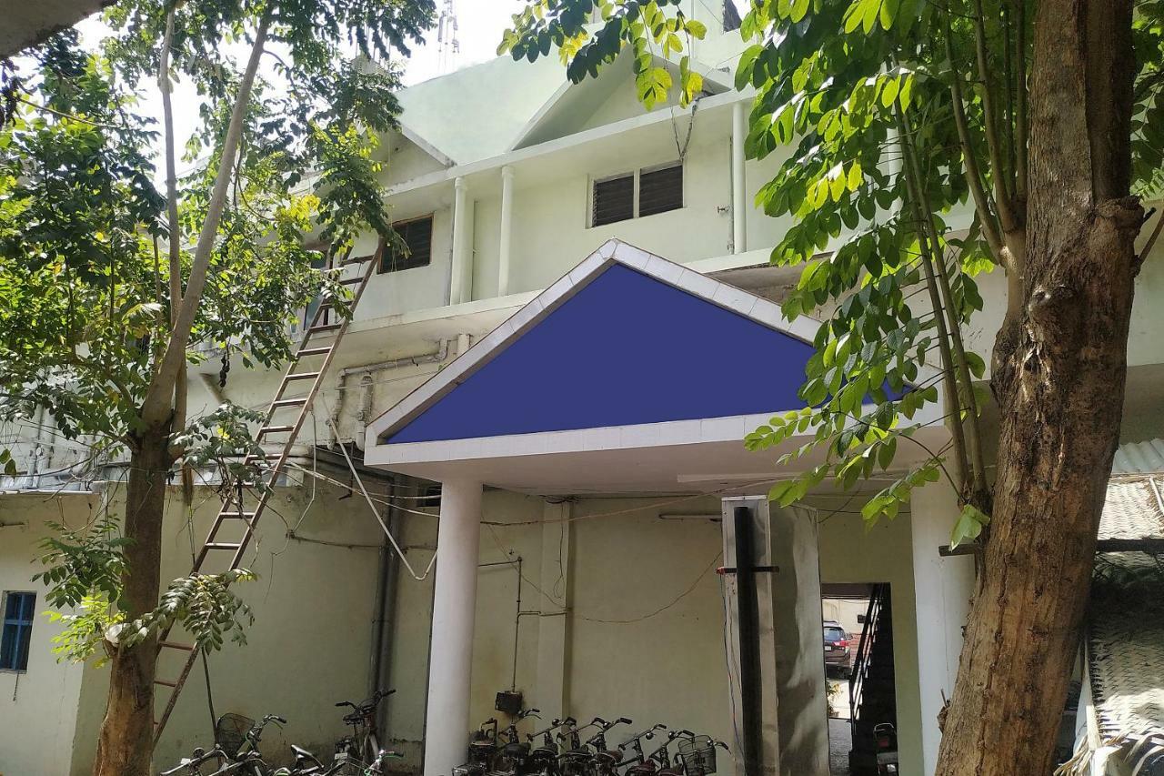Hôtel Oyo 44419 Syed Park Residency à Tirunelveli Extérieur photo