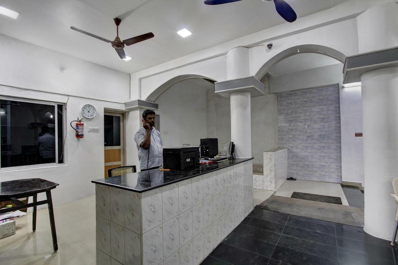 Hôtel Oyo 44419 Syed Park Residency à Tirunelveli Extérieur photo