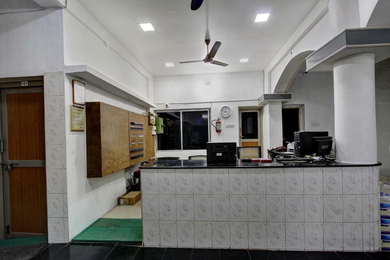 Hôtel Oyo 44419 Syed Park Residency à Tirunelveli Extérieur photo