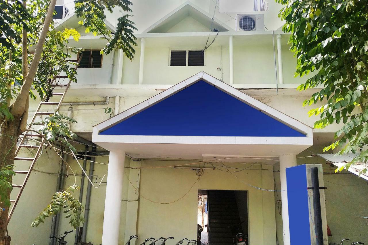 Hôtel Oyo 44419 Syed Park Residency à Tirunelveli Extérieur photo